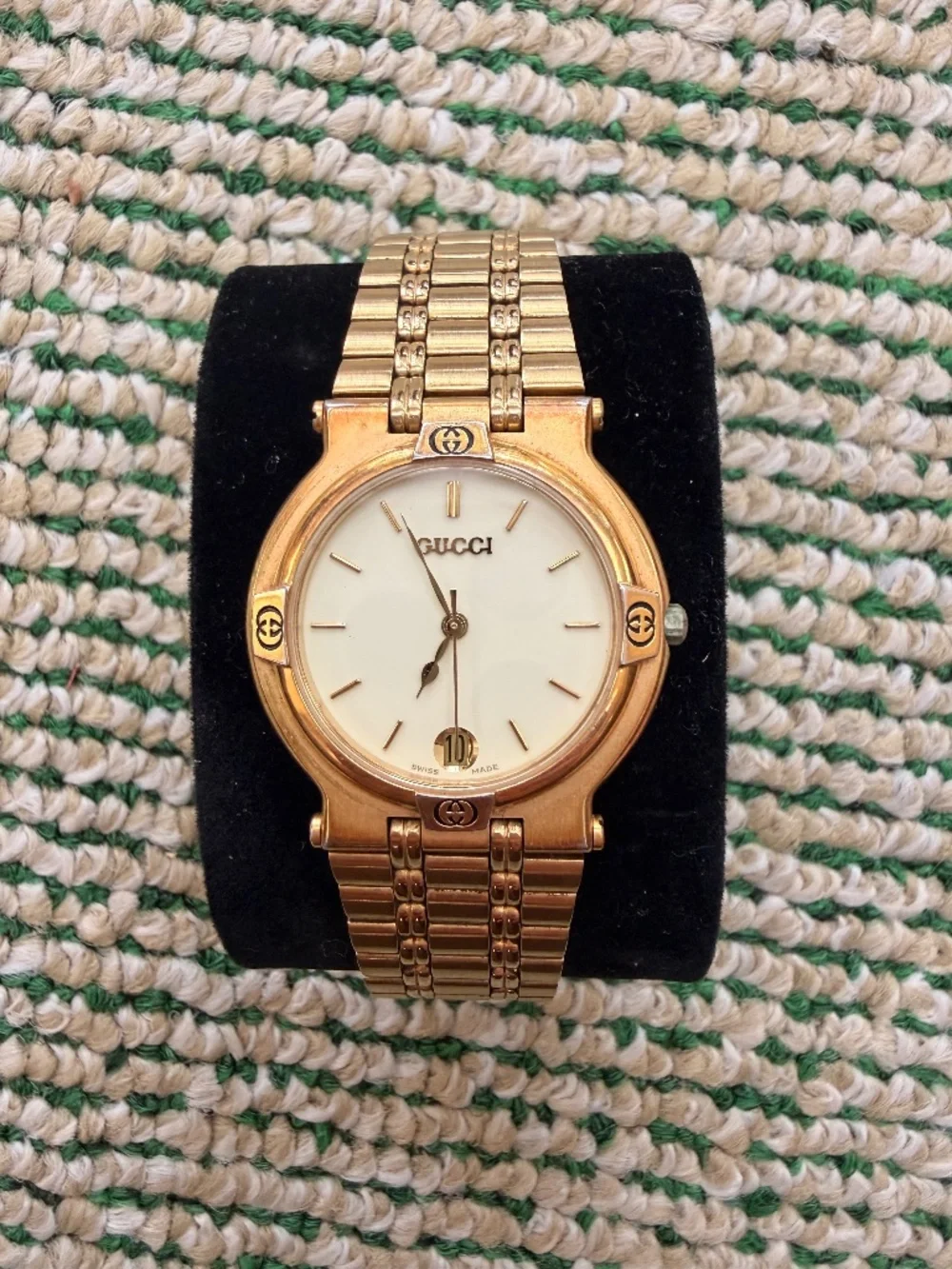 Gucci 9200M Unisex Quartz Watch Gold Dial